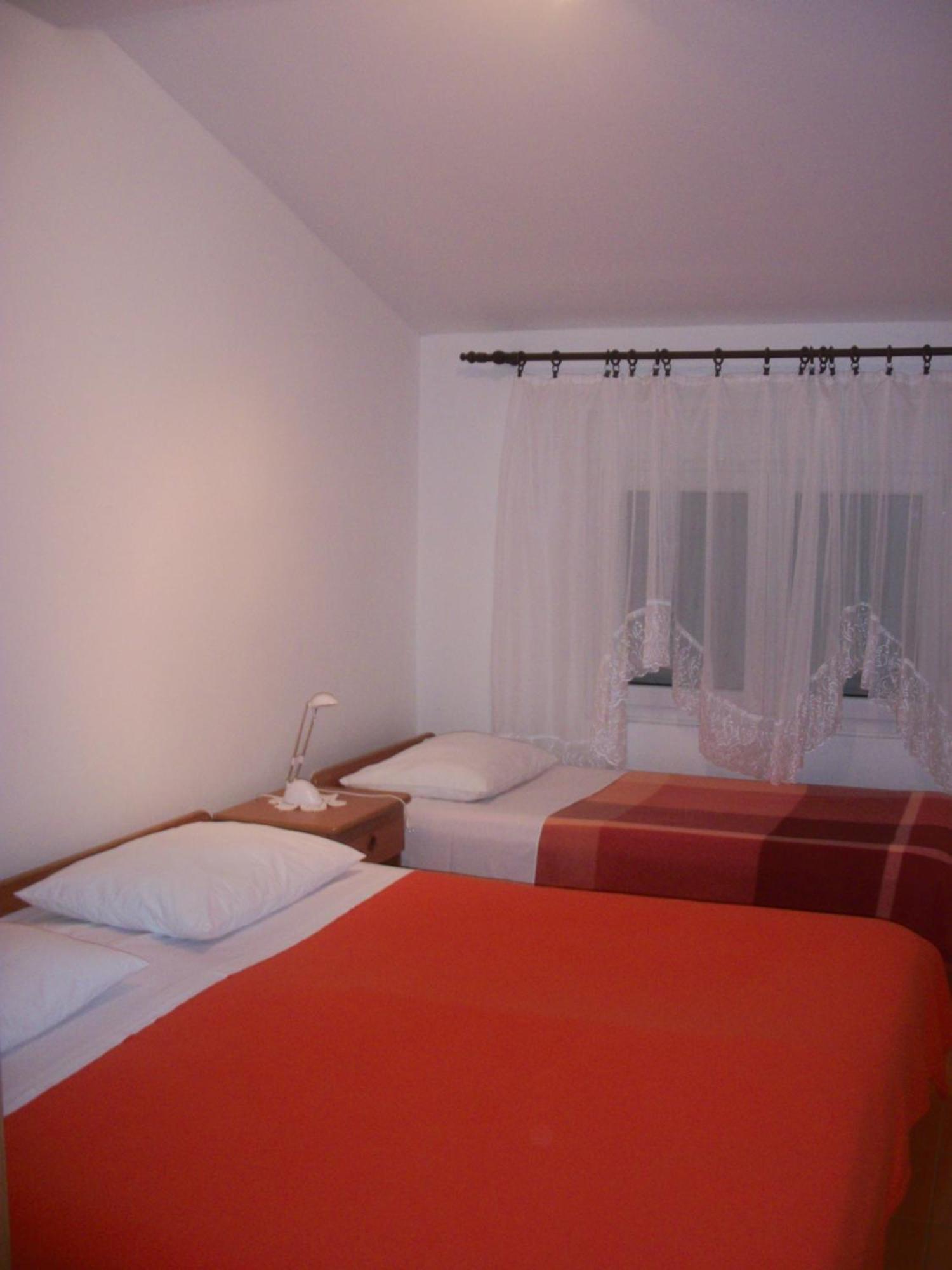 Apartments Mirjana Petrcane Bilik gambar