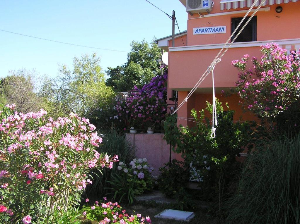 Apartments Mirjana Petrcane Luaran gambar